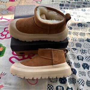 Ugg Neumel Moc 3.0 Series Fleece-Lined Platform Ankle Boots